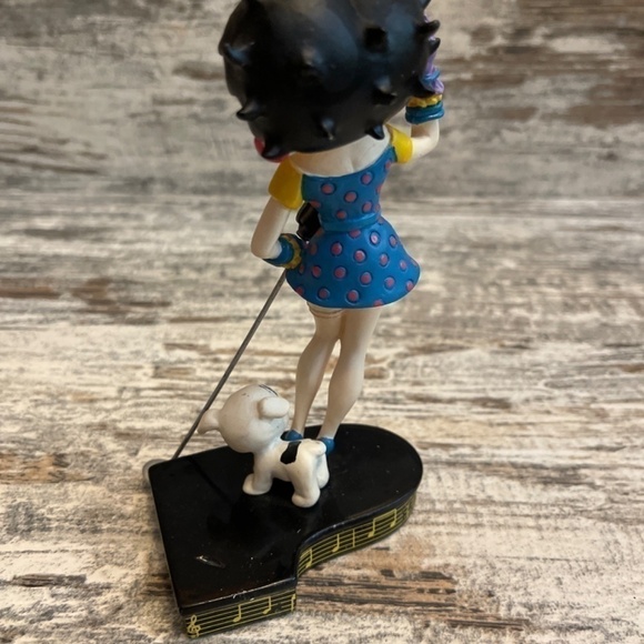 Betty Boop Sings the Blues Danbury Mint Statuette - Picture 4 of 4